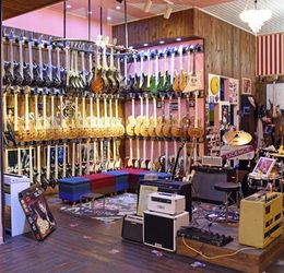 長江樂器城 以專業(yè)形象展示精品，打造沉浸式樂器購物空間